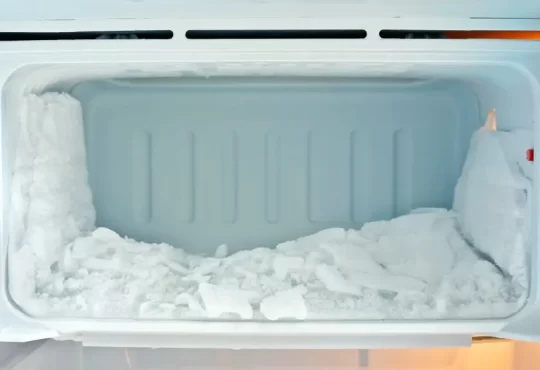علت یخ زدن صفحه داخل یخچال