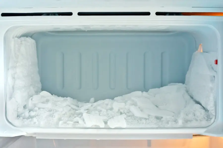 علت یخ زدن صفحه داخل یخچال